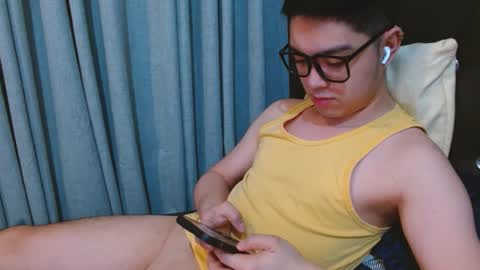 Snapshot of bigshowforyouxx chatting on 12-03-25, 08:12 Jay online show from 12-03-25, 08:12