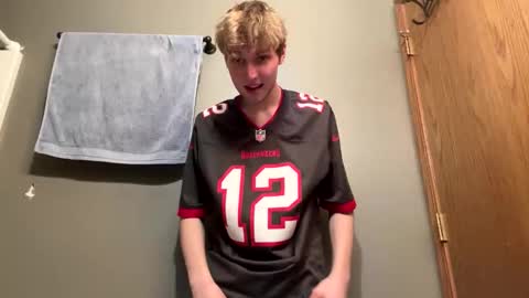 Snapshot of bigskinnyboyshh chatting on 12-09-24, 10:22 bigskinnyboyshh online show from 12-09-24, 10:22