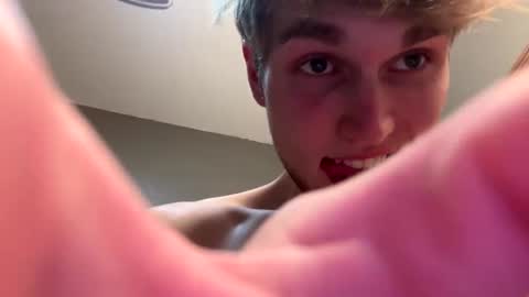 Snapshot of bigskinnyboyshh chatting on 12-12-24, 05:52 bigskinnyboyshh online show from 12-12-24, 05:52