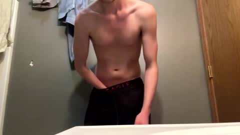 Snapshot of bigskinnyboyshh chatting on 12-15-24, 02:08 bigskinnyboyshh online show from 12-15-24, 02:08