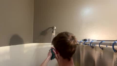 Snapshot of bigskinnyboyshh chatting on 12-17-24, 06:35 bigskinnyboyshh online show from 12-17-24, 06:35