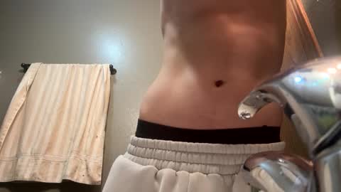 Snapshot of bigskinnyboyshh chatting on 12-26-24, 06:54 bigskinnyboyshh online show from 12-26-24, 06:54