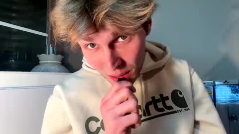 Snapshot of bigskinnyboyshh chatting on 01-02-25, 12:45 bigskinnyboyshh online show from 01-02-25, 12:45