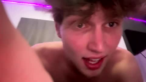 Snapshot of bigskinnyboyshh chatting on 01-03-25, 08:32 bigskinnyboyshh online show from 01-03-25, 08:32