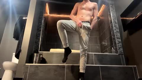 Snapshot of bigskinnyboyshh chatting on 02-08-25, 01:32 bigskinnyboyshh online show from 02-08-25, 01:32