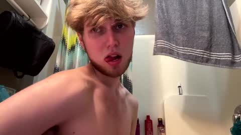 Snapshot of bigskinnyboyshh chatting on 02-11-25, 04:33 bigskinnyboyshh online show from 02-11-25, 04:33