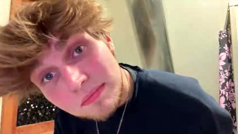 Snapshot of bigskinnyboyshh chatting on 10-27-25, 11:41 bigskinnyboyshh online show from 10-27-25, 11:41