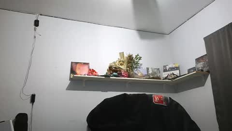 Snapshot of bigskinnyboyshh chatting on 11-15-25, 12:08 bigskinnyboyshh online show from 11-15-25, 12:08