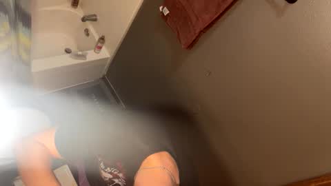 Snapshot of bigskinnyboyshh chatting on 12-03-25, 06:21 bigskinnyboyshh online show from 12-03-25, 06:21