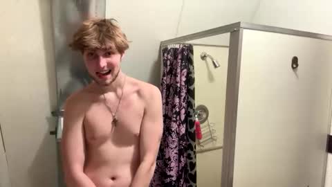 Snapshot of bigskinnyboyshh chatting on 12-04-25, 03:27 bigskinnyboyshh online show from 12-04-25, 03:27