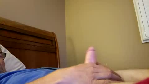 Snapshot of bigstuff674 chatting on 10-19-25, 06:47 Aka hardwood online show from 10-19-25, 06:47