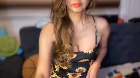 Snapshot of bigsurprise4u chatting on 06-30-26, 11:17 Yna online show from 06-30-26, 11:17