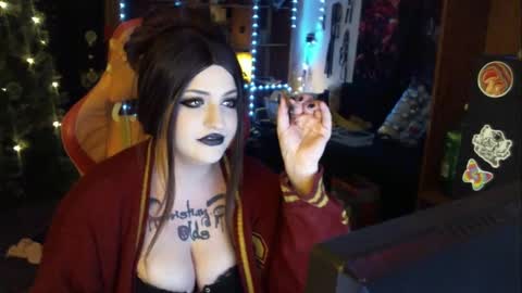 Snapshot of bigtiddygothxx chatting on 12-02-25, 09:36 Lealithhh online show from 12-02-25, 09:36