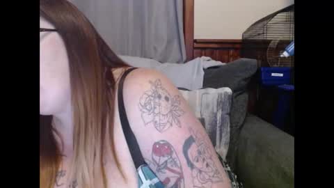 Kim online show from 10-28-25, 03:54