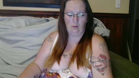 Snapshot of bigtitsgirl9991 chatting on 07-21-26, 03:20 Kim online show from 07-21-26, 03:20