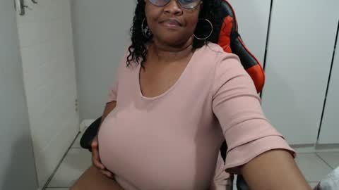 Snapshot of bigtitshornygirlxxx chatting on 07-01-26, 08:52 Lona online show from 07-01-26, 08:52