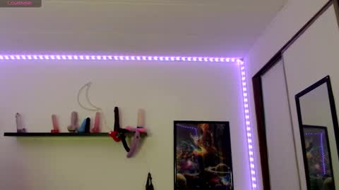 Nichole lights online show from 11-17-25, 08:36