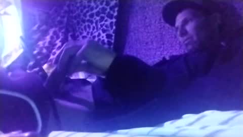 Snapshot of bigwalkdog420 chatting on 01-28-25, 06:38 bigwalkdog420 online show from 01-28-25, 06:38