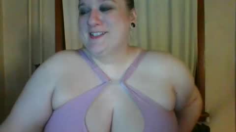 Snapshot of bigwheeliestyle chatting on 11-14-25, 04:33 Lady of the WHEEL online show from 11-14-25, 04:33