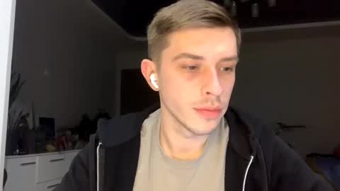 Snapshot of bigxbean_ chatting on 02-17-26, 08:26 Dima online show from 02-17-26, 08:26