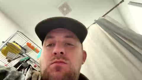 Snapshot of bilbonebagit chatting on 12-19-25, 09:33 bilbonebagit online show from 12-19-25, 09:33