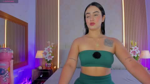 Snapshot of bilie_rouse1 chatting on 05-28-26, 03:04 Bilie online show from 05-28-26, 03:04
