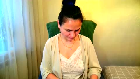 DOM NIKA online show from 10-27-25, 11:47