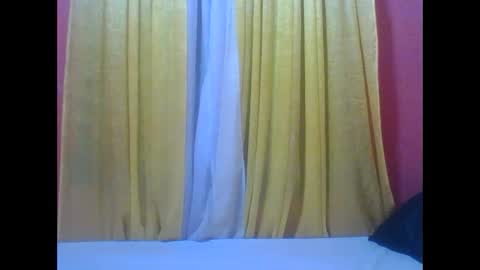 Snapshot of bilion_ass chatting on 12-19-24, 11:18 TREZAH online show from 12-19-24, 11:18