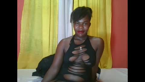 Snapshot of bilion_ass chatting on 02-12-25, 12:05 TREZAH online show from 02-12-25, 12:05