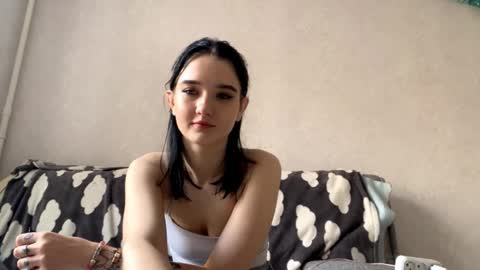 Snapshot of billieguilbeault chatting on 03-17-26, 01:58 Hey there my name is Megan Lets hit 10 Thumbs Up together online show from 03-17-26, 01:58