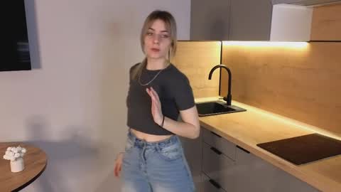 Milla online show from 04-06-26, 06:36