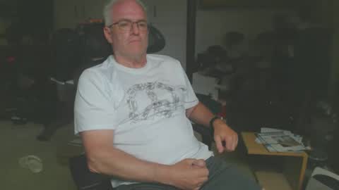 Snapshot of billp750876 chatting on 06-07-26, 08:23 billp750876 online show from 06-07-26, 08:23