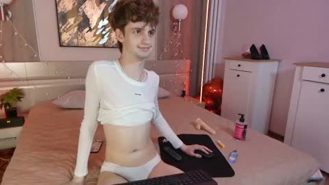 Snapshot of bimbo_boy_ chatting on 05-24-26, 04:34 Bimbo boy online show from 05-24-26, 04:34