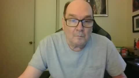 Snapshot of bink195234 chatting on 12-04-25, 08:39 Bink195234 online show from 12-04-25, 08:39