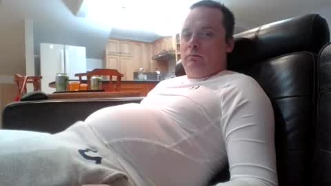 Snapshot of bird8888 chatting on 02-10-25, 11:45 bird8888 online show from 02-10-25, 11:45