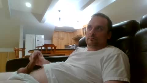 Snapshot of bird8888 chatting on 10-12-25, 05:06 bird8888 online show from 10-12-25, 05:06