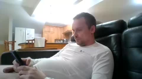 Snapshot of bird8888 chatting on 10-15-25, 10:21 bird8888 online show from 10-15-25, 10:21