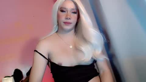 YOUR QUEEN online show from 06-05-26, 06:52