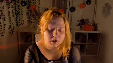 Snapshot of bitchofsun chatting on 10-26-25, 04:46 Nana online show from 10-26-25, 04:46