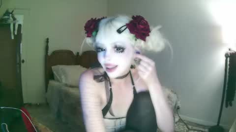 vampire fang  online show from 07-17-26, 02:40