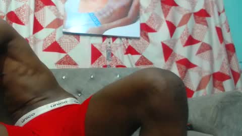 Snapshot of black30cmdick chatting on 02-01-25, 01:02 maquina online show from 02-01-25, 01:02