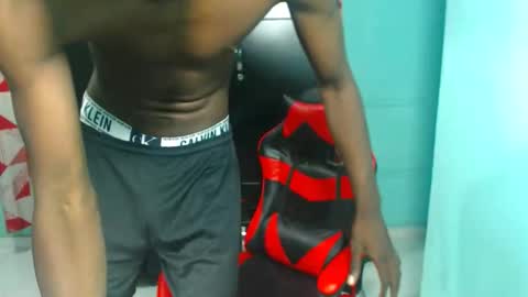 Snapshot of black30cmdick chatting on 10-10-25, 07:35 maquina online show from 10-10-25, 07:35