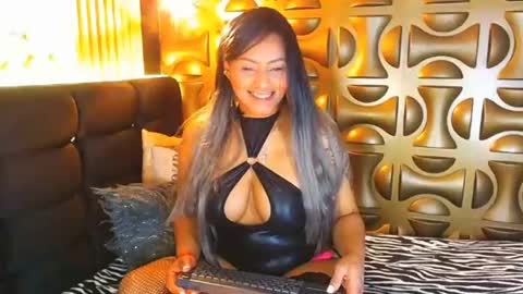 Snapshot of black_ambar chatting on 07-19-26, 02:26 Ambar online show from 07-19-26, 02:26