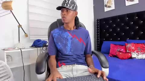 boy online show from 02-20-25, 02:29