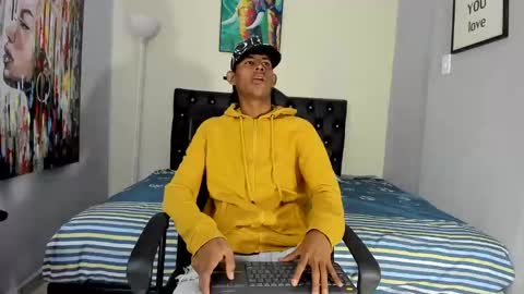 boy online show from 02-25-25, 02:36