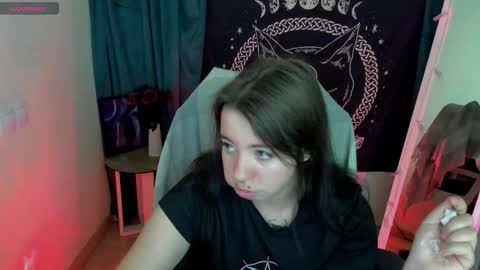 Snapshot of black_kittie_01 chatting on 09-11-25, 12:27 Black Kittie Wednesday - 1300 - 1900 GMT help me get 100 thumbs up online show from 09-11-25, 12:27