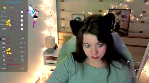 Snapshot of black_kittie_01 chatting on 10-04-25, 06:11 Black Kittie Wednesday - 1300 - 1900 GMT help me get 100 thumbs up online show from 10-04-25, 06:11