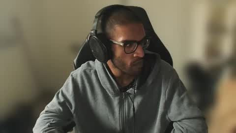 Snapshot of black_lollipop chatting on 09-23-25, 08:17 Master online show from 09-23-25, 08:17