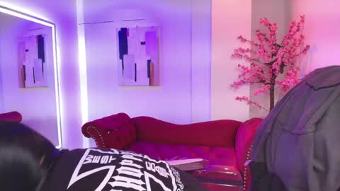 Snapshot of black_roseee chatting on 05-10-26, 04:06 Rousse online show from 05-10-26, 04:06