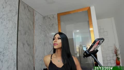 Snapshot of blackbeauty_ts chatting on 12-31-24, 01:30 Nina online show from 12-31-24, 01:30